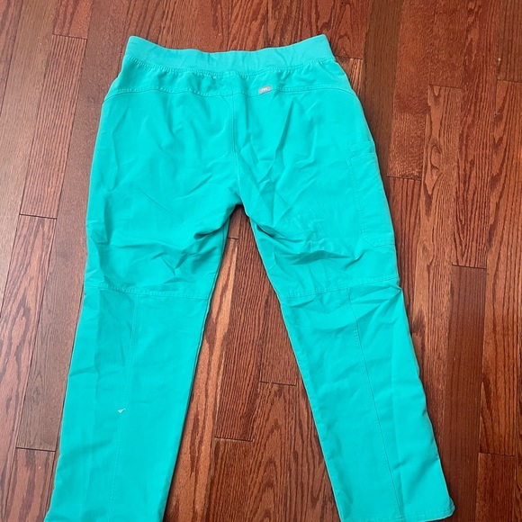 Women's Teal Scrub Set - Picture 8 of 10